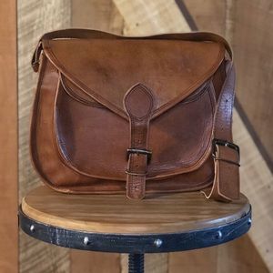 VINTAGE‼️ Cognac Large Leather Saddle Bag